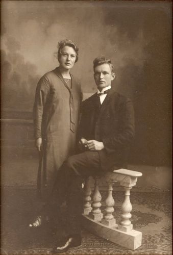 Verloving Rinke Smits en Ella Frieda Harbaum omstreeks 1927
