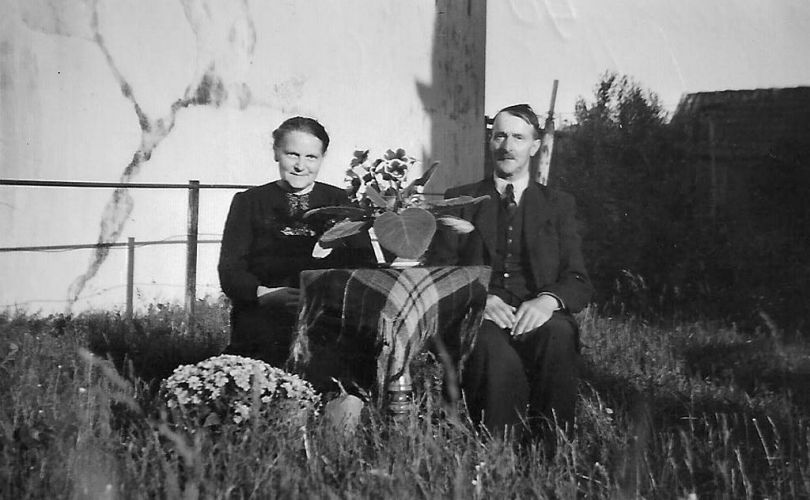 Pietertje Walthuis en Rinze Albertsma
30 mei1947, 40 jaar getrouwd

