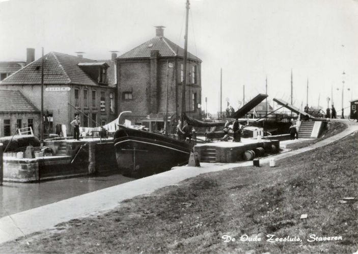 Stavoren gezicht op oude sluis
