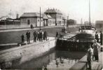 Bestandsnaam=Stavoren_oude_sluis_met_station_1934.jpg
Bestandsgrootte=222KiB
Afmetingen = 1727x1173
Datum toegevoegd = 05 feb 2005 Stavoren_oude_sluis_met_station_1934.jpg