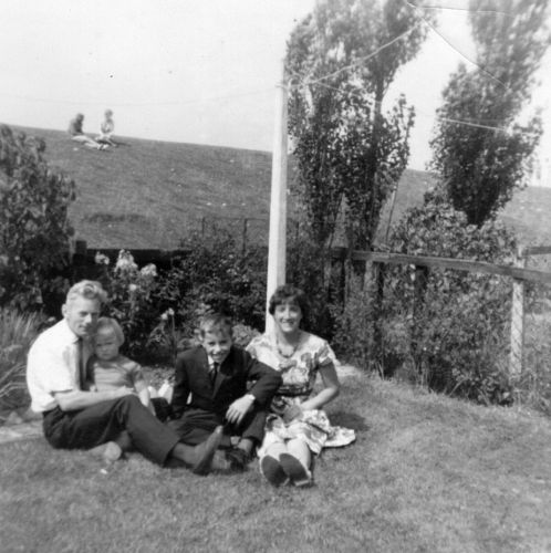 Willem, Sjoukje, Hylke en Eelkje Smits foto 1965
