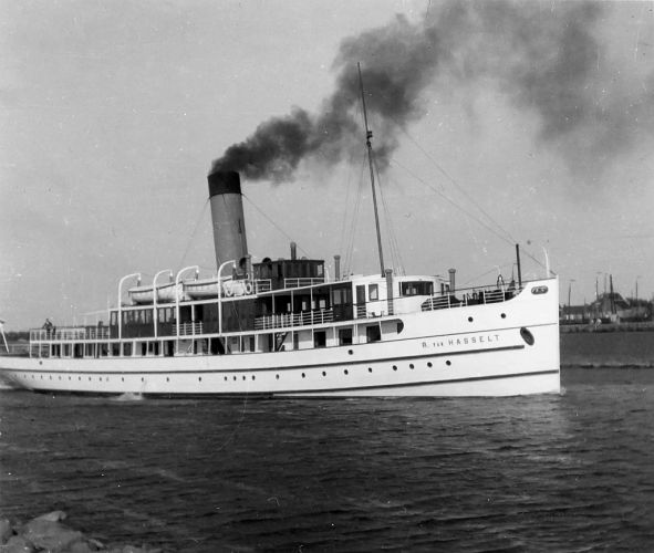 ss R. van Hasselt in Stavoren.
