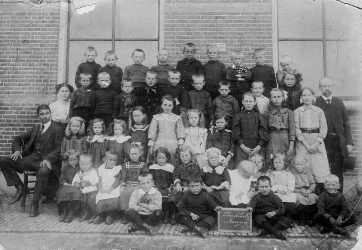 Schoolfoto Staveren
Jaartal en namen onbekend
