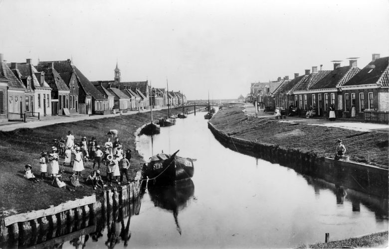 Stavoren Voorstraat in 1904
