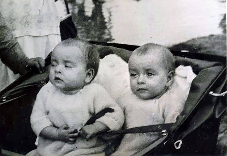 Babyfoto Jannie en Eelkje Scotanus
Links Jannie en rechts Eelkje Schotanus. Foto omstreeks 1931.
