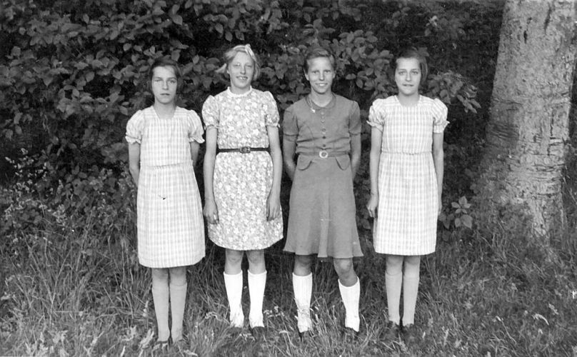 Gezusters Schotanus met vriendinnen
Eelkje Schotanus, Durkje Fekkes, Tietje Tjerkstra en Jannie Schotanus
