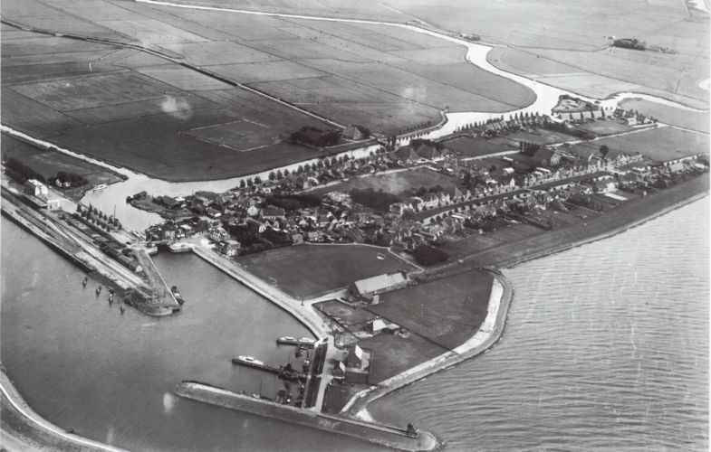 Luchtfoto van Stavoren uit 1959
