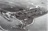 Bestandsnaam=Stavoren_luchtfoto_1959_small.jpg
Bestandsgrootte=181KiB
Afmetingen = 1024x652
Datum toegevoegd = 05 jul 2005 Stavoren_luchtfoto_1959_small.jpg