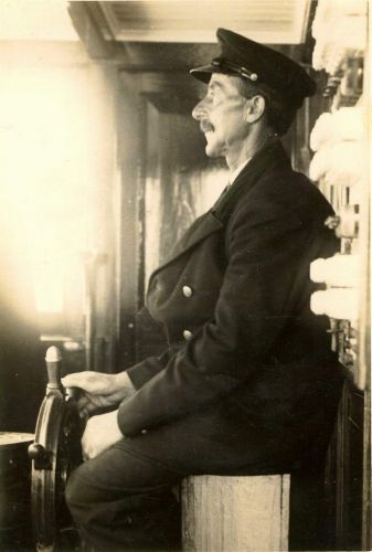 Rinze Albertsma als stuurman van ss C. Bosman
