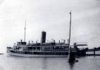 ss van der Wijck mei 1940 in half gezonken toestand in haven Enkhuizen.jpg