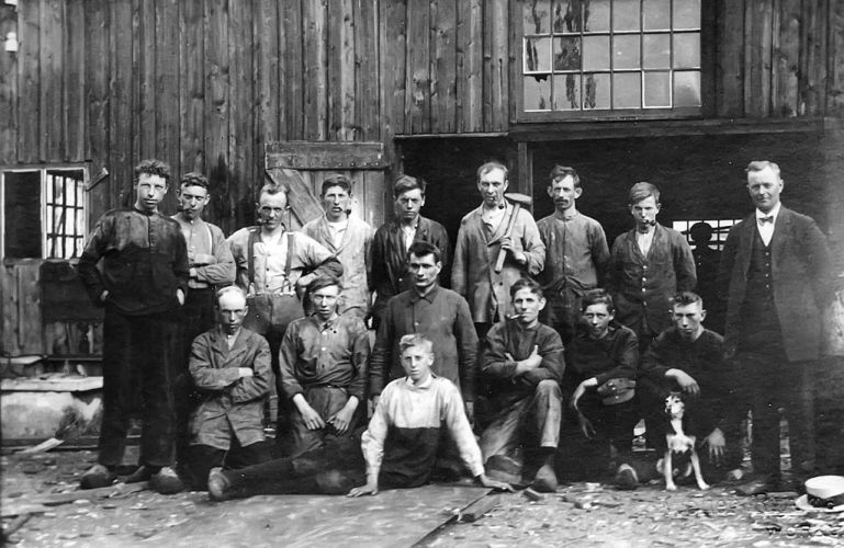 Personeel scheepswerf "de Helling" omstreeks 1928
