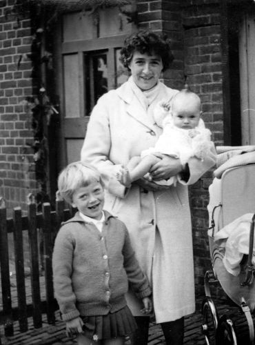 Meiny Smits, Eelkje Smits-Schotanus en Sjoukje Smits foto 1962