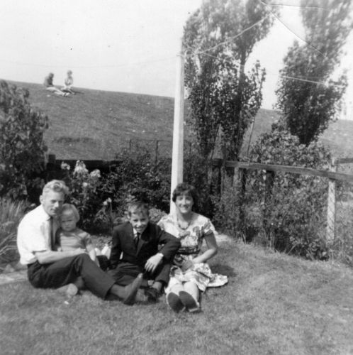 Willem, Sjoukje, Hylke en Eelkje Smits foto 1965